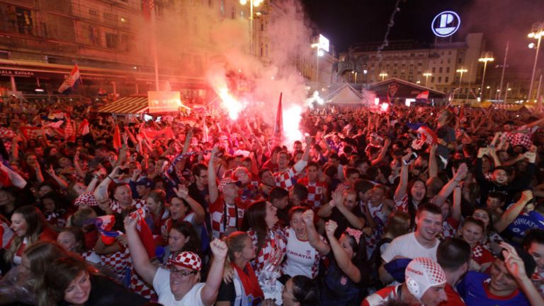 Aficionados de Croacia celebran pase a la Final de la Copa del Mundo 