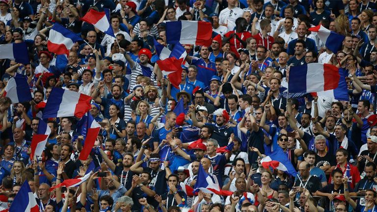 Aficionados apoyan a Francia en la Final de la Copa del Mundo