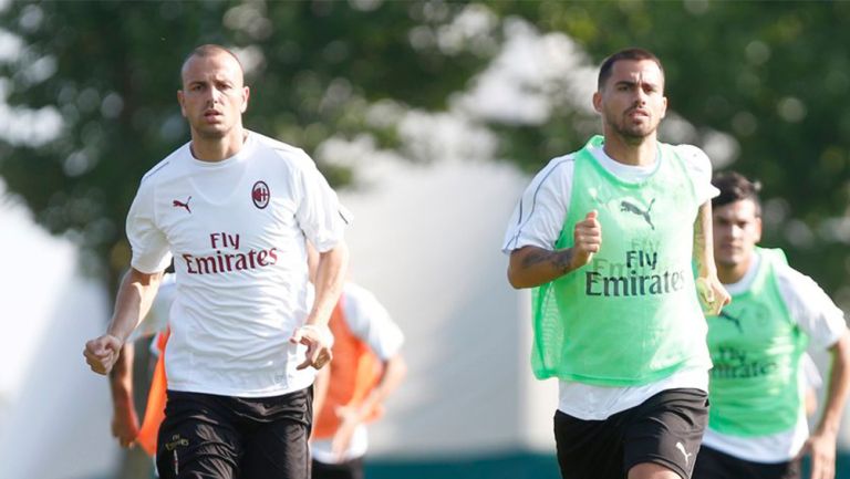 Jugadores del Milan entrenan en pretemporada