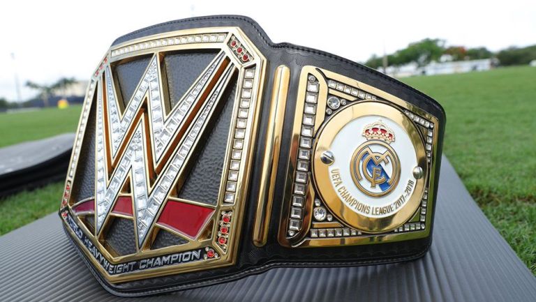 Campeonato de la WWE con el logo del Real Madrid