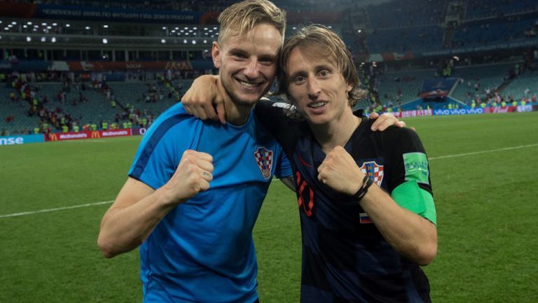 Rakitic y Modric celebran una victoria en el Mundial de Rusia 