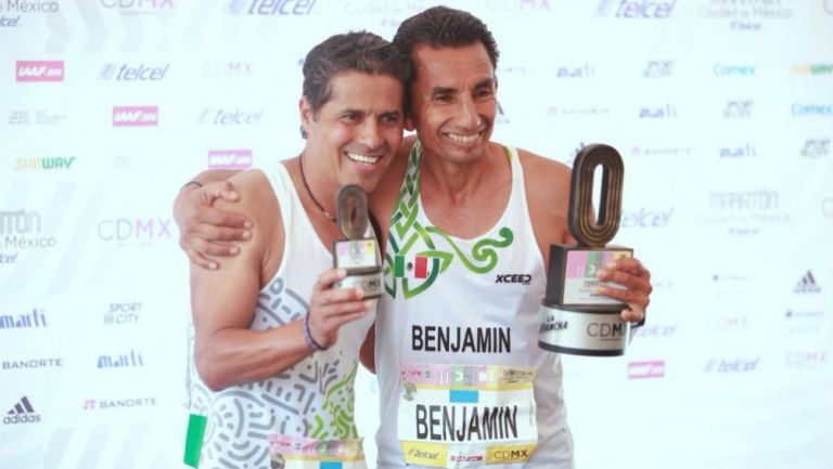 Germán Silva y Benjamín Paredes tras concluir el Maratón CDMX
