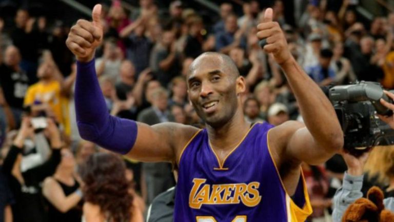 Kobe Bryant celebra triunfo con Lakers