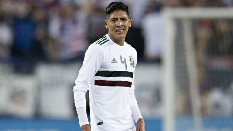 Edson Álvarez durante el partido entre México y Estados Unidos