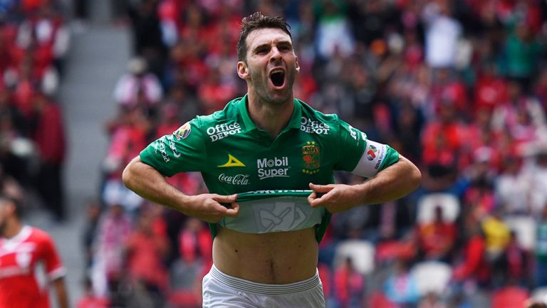 Mauro Boselli celebra un gol de León en el Apertura 2018