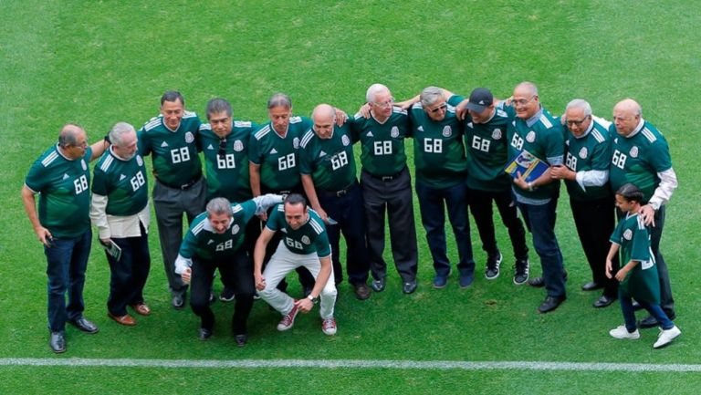 Varios de los integrantes del Tri en México 1968 fueron 'homenajeados' en el Estadio Azteca