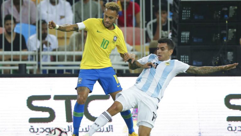Neymar durante partido entre Brasil y Argentina 