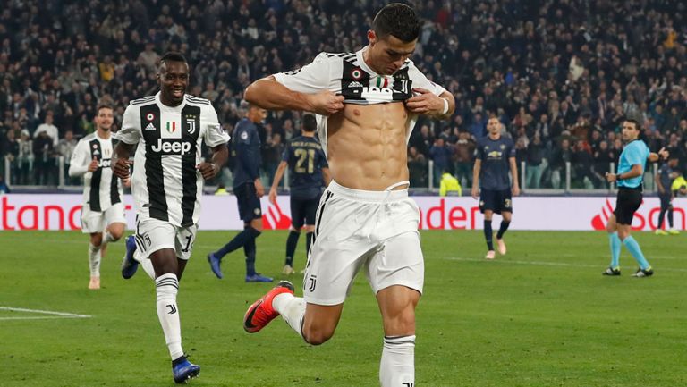 Cristiano Ronaldo muestra su abdomen al celebrar un gol