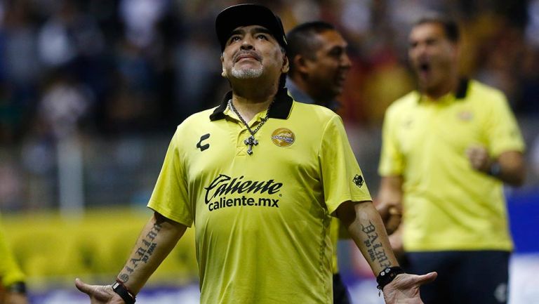 Diego Armando Maradona en lamento tras expulsión