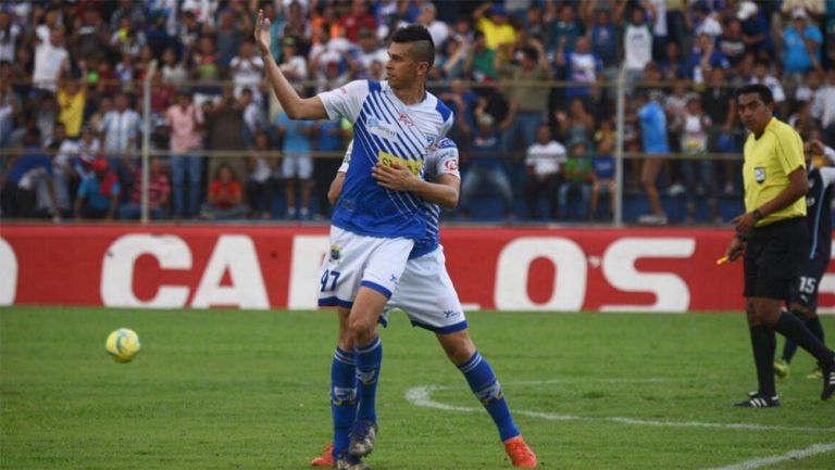Othoniel Arce en partido con Suchitepéquez
