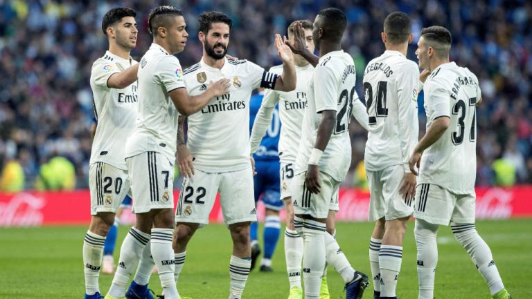 Real Madrid festeja tanto de Isco en el Bernabéu 