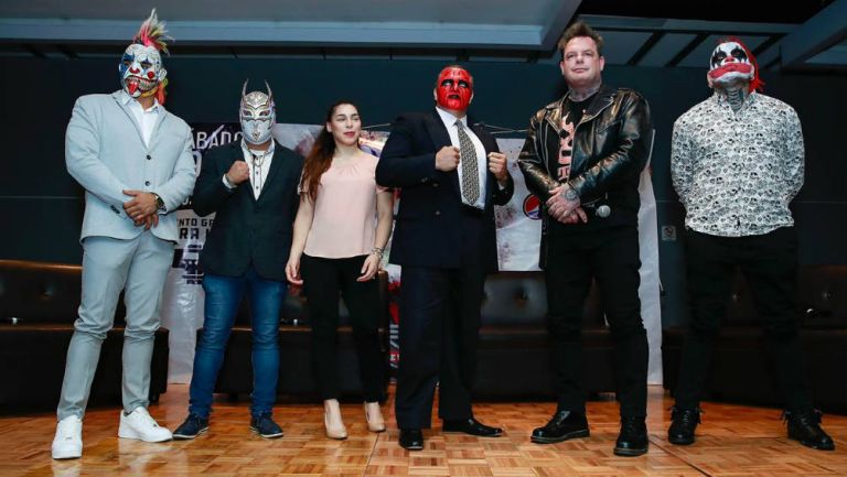 Psycho Clown, Mystezis Jr., Vanilla, Chessman, Vampiro y Pagano, durante conferencia de prensa 