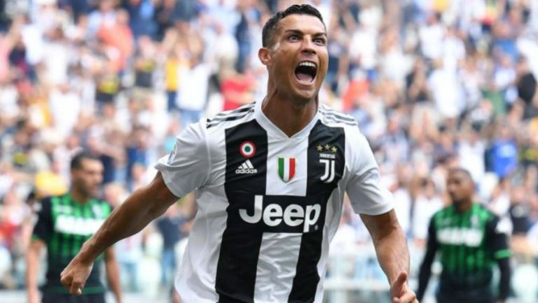 Cristiano Ronaldo festeja un gol con la Juventus