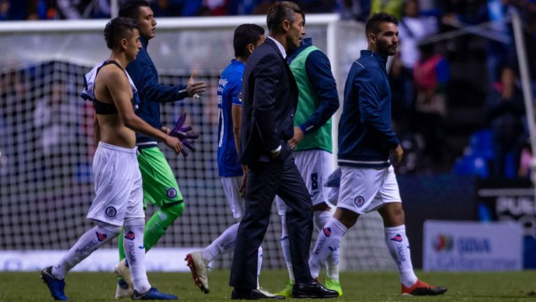 Cruz Azul abandona el Cuauhtémoc tras el empate ante Puebla