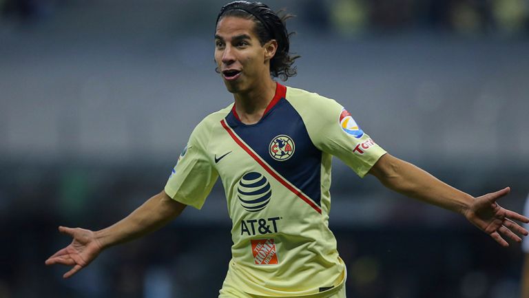 Diego Lainez festeja anotación con el América