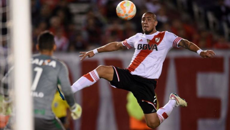 Jonatan Maidana en un partido con River Plate 