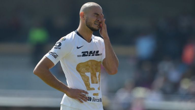 Carlos González se lamenta en el duelo frente al Veracruz