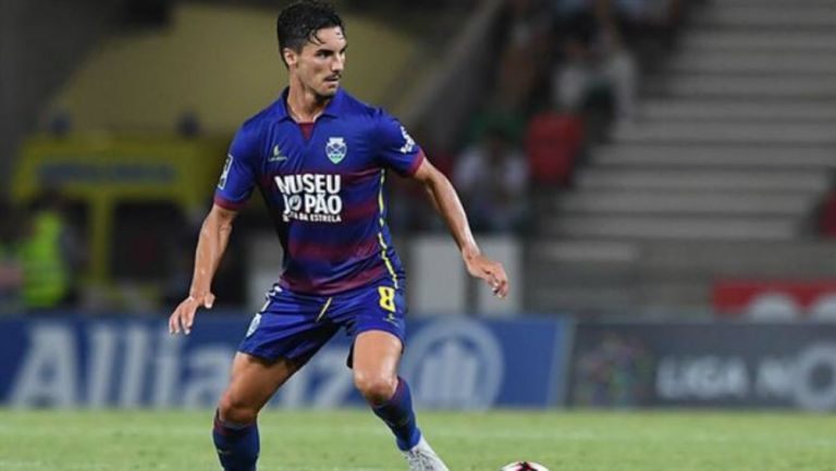 Stephan Eustáquio durante un partido con Chaves 