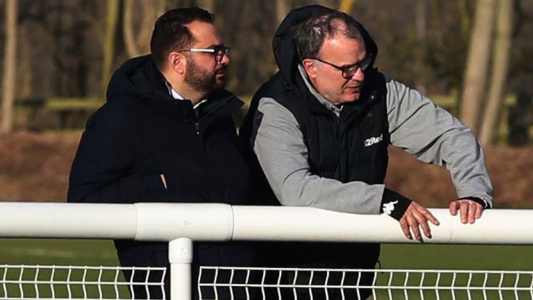 Bielsa observa entrenamiento del Leeds