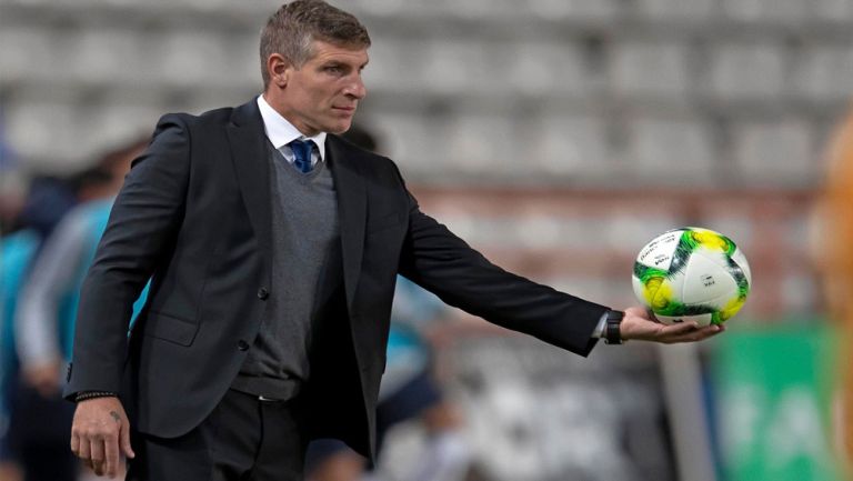 Martín Palermo, durante su debut como técnico de Pachuca