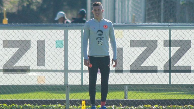 Mateus Uribe, en un entrenamiento con el América en Coapa