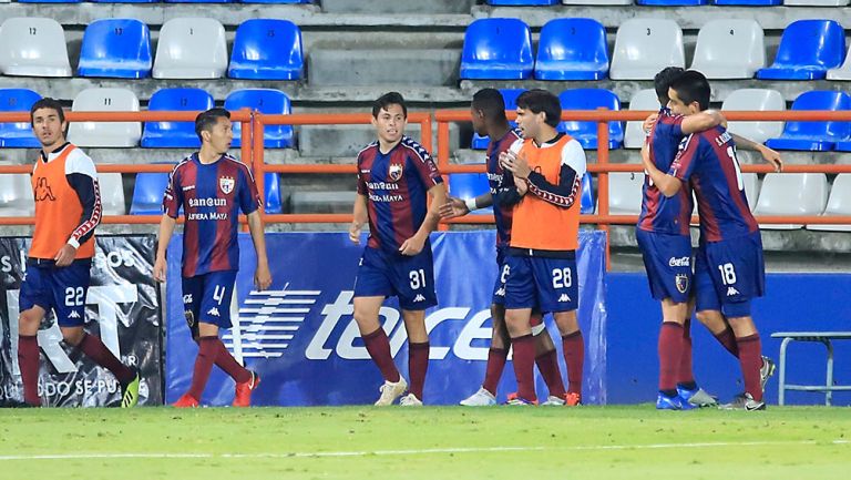 Jugadores del Atlante festejan un gol