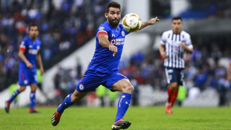 Cauteruccio, durante un partido con Cruz Azul