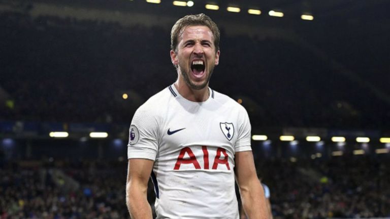 Harry Kane festeja gol con el Tottenham