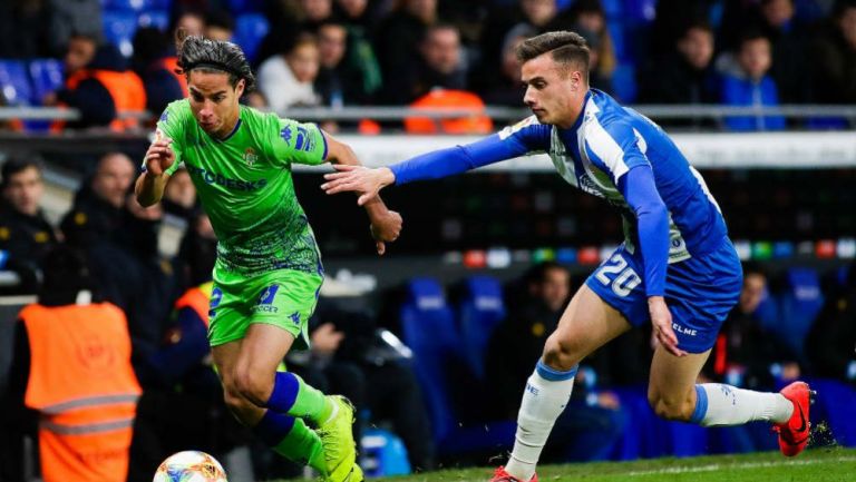 Diego Lainez durante un partido con el Betis