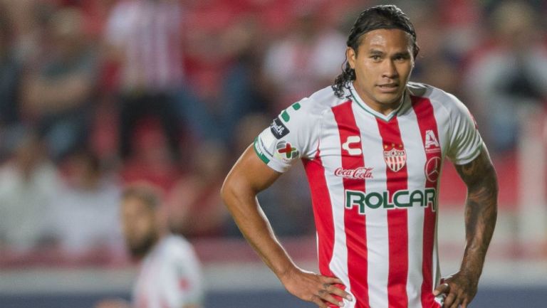 Carlos Peña, en un juego con las Rayos del Necaxa