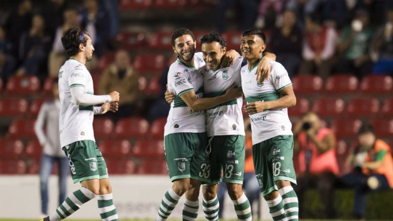 Leo López y sus compañeros festejan gol de Zacatepec