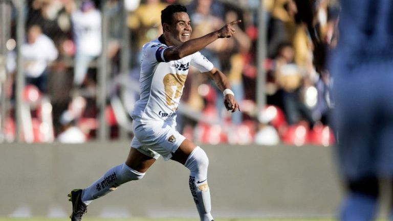 Pablo Barrera festeja su gol ante Querétaro