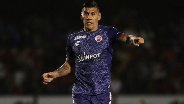 Carlos Salcido durante el duelo entre Veracruz y Tigres