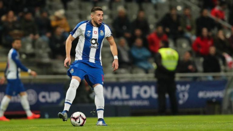 Héctor Herrera durante un partido del Porto