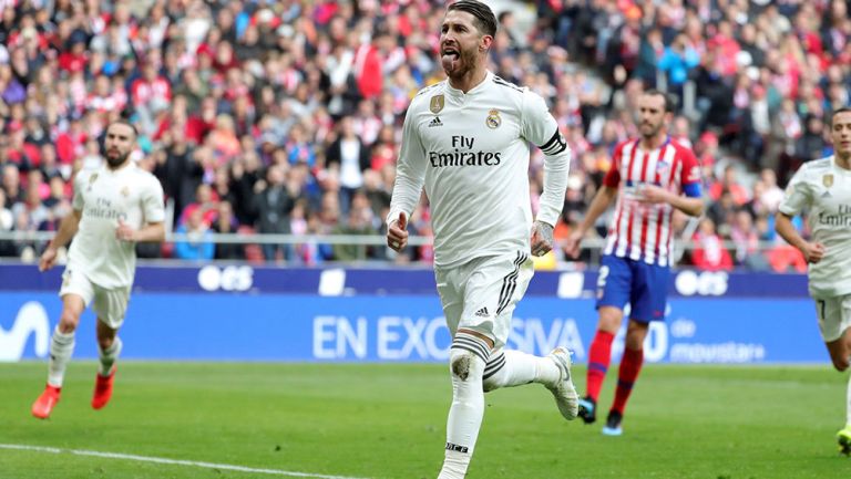 Sergio Ramos festeja un gol contra el Atlético de Madrid