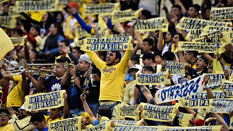 Afición del América durante la Semifinal ante Pumas 