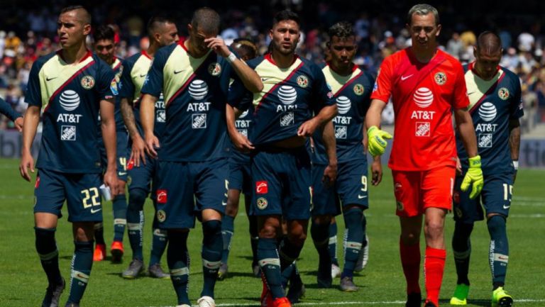 Jugadores del América después del partido vs Pumas