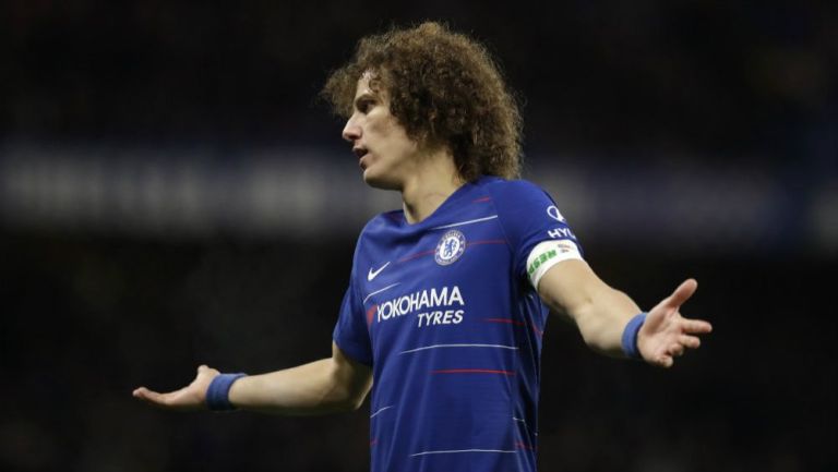 David Luiz se lamenta durante un juego del Chelsea