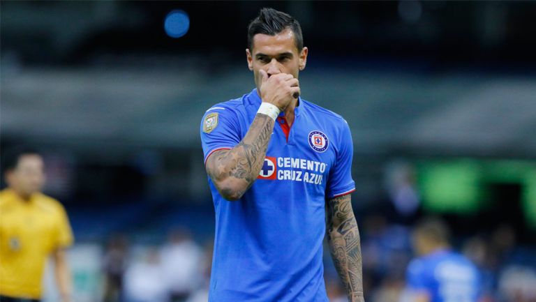 Milton Caraglio lamenta error en un duelo con Cruz Azul