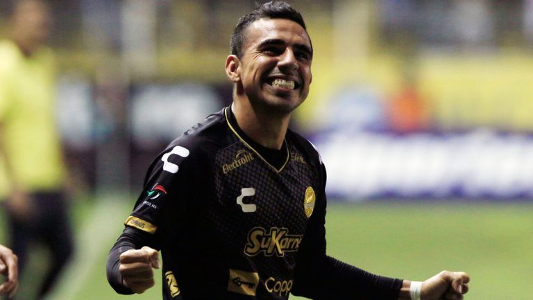 Escoboza celebra su espectacular gol en el Ascenso MX