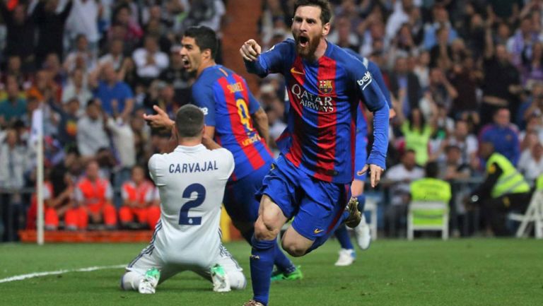 Messi celebra una anotación en el Bernabéu 