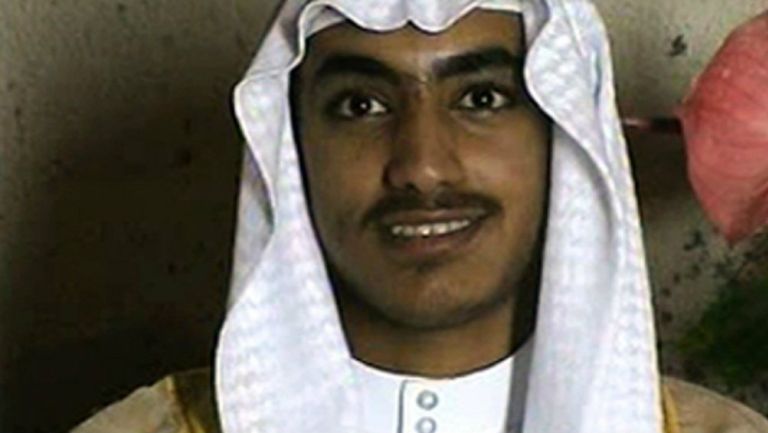 Hamza bin Laden sonríe ante la lente de la cámara