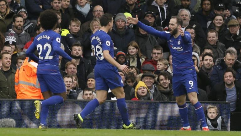 Higuaín celebra su gol frente al Fulham 