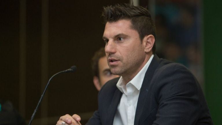 Leandro Cufré habla durante una conferencia de prensa