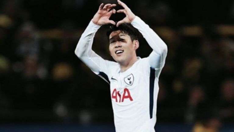 Heung-Min Son festeja un gol con el Tottenham