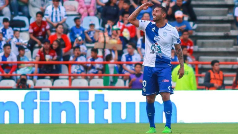 Edwin Cardona festeja doblete ante Xolos