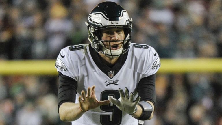 Nick Foles durante un partido con los Eagles