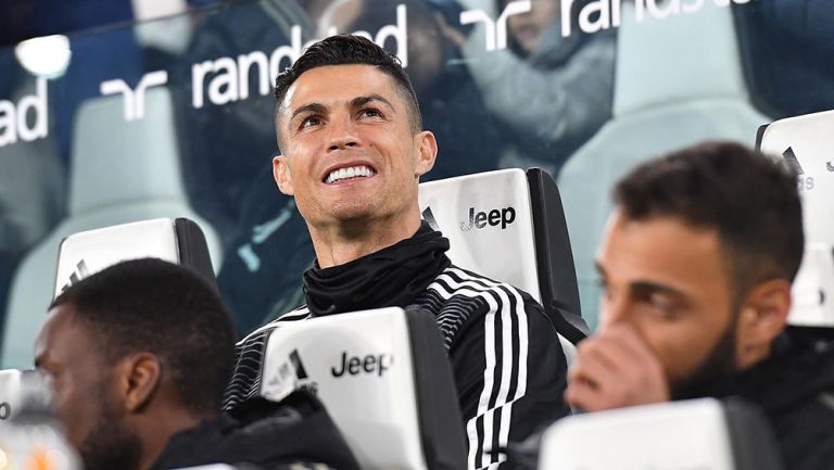 Cristiano en la banca de la Juventus