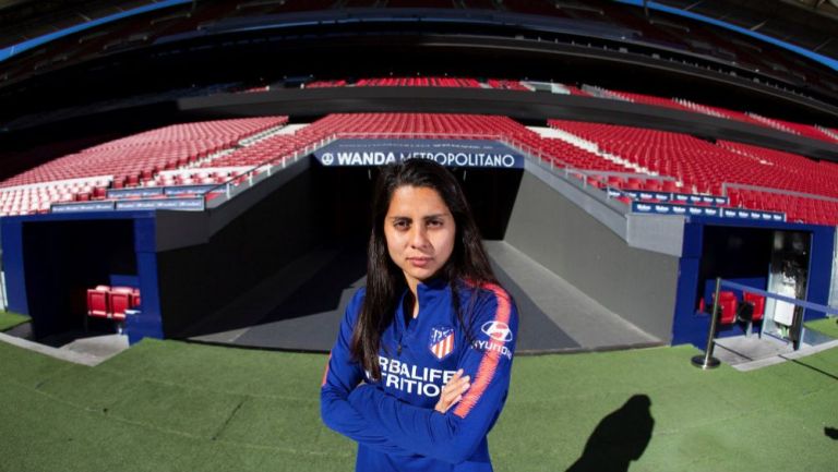 Kenti Robles posa desde la cancha del Wanda Metropolitano