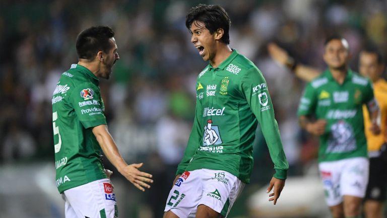 Jugadores del Léon festejan un gol ante el Veracruz